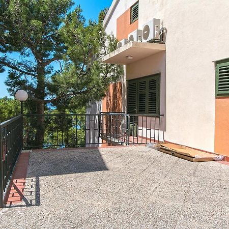 Apartments By The Sea Brela, Makarska - 16950 Екстер'єр фото