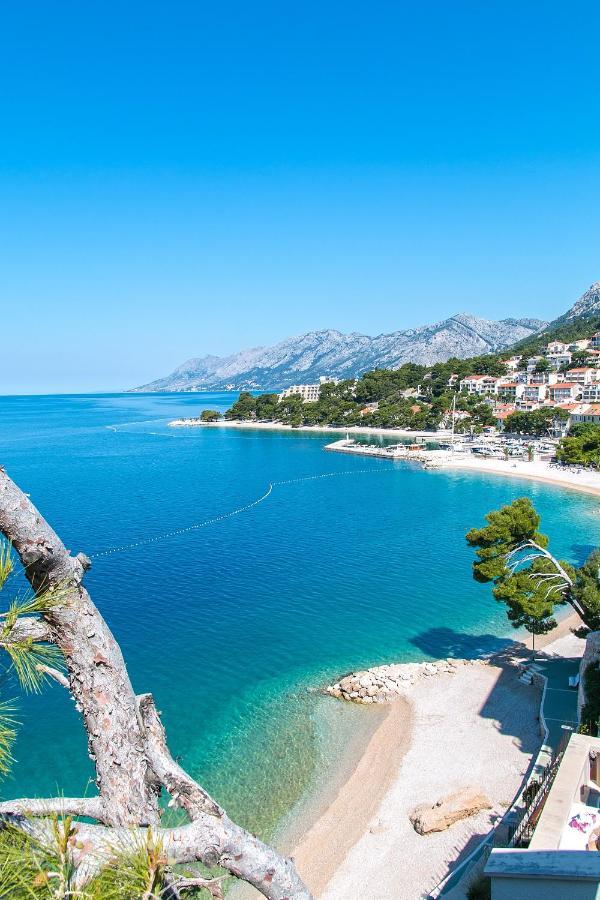 Apartments By The Sea Brela, Makarska - 16950 Екстер'єр фото